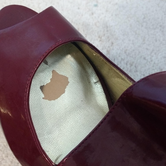 LIKE NEW! Platform sandals. **SOLD ON MERCARI**! - Picture 5 of 7